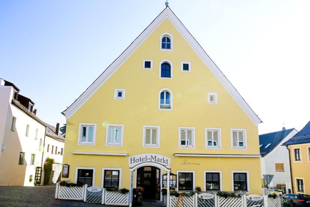 Hotel Am Markt Greding Exterior photo