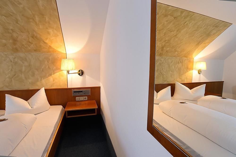 Hotel Am Markt Greding Exterior photo