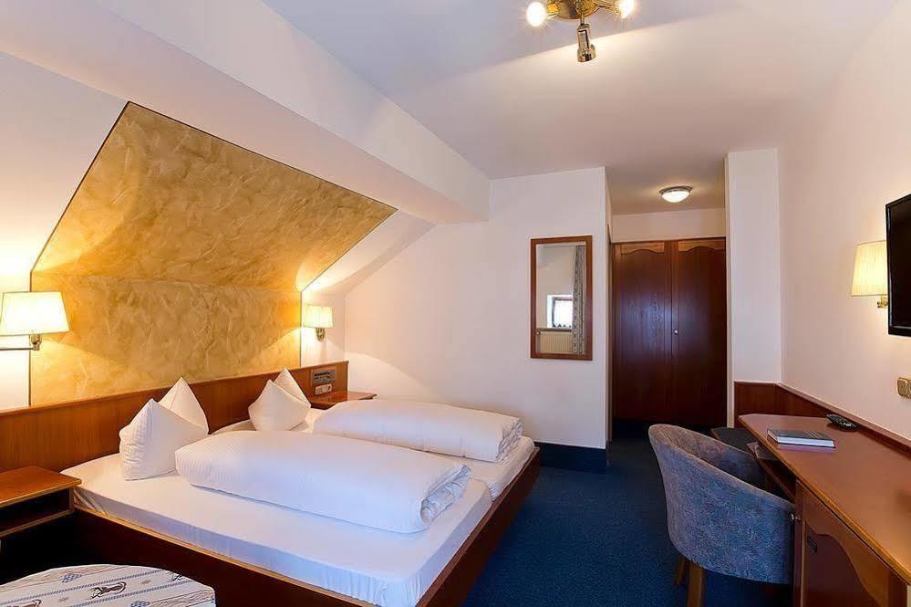 Hotel Am Markt Greding Exterior photo